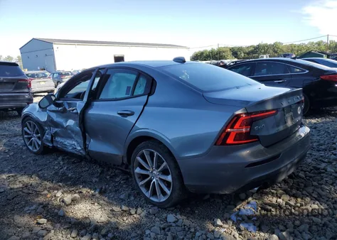 2020 Volvo S60 T5 Momentum из США, поврежденный, VIN 7JR102FK3LG03737